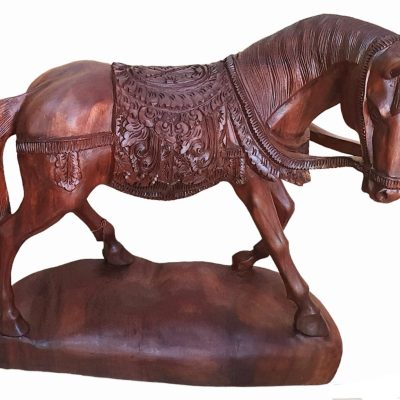 Caballo tallado 60 cm con base
