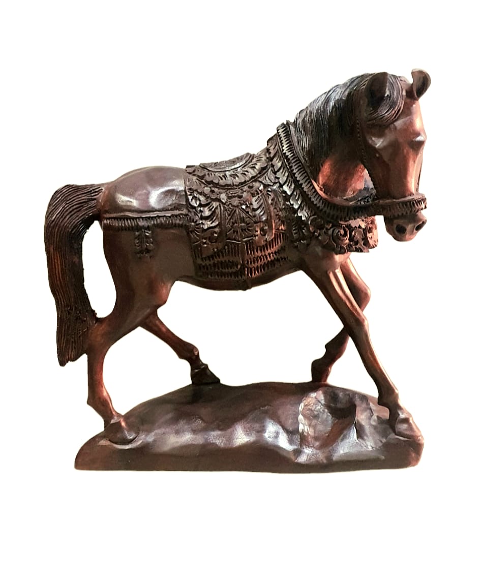 Caballo tallado 50cm con base