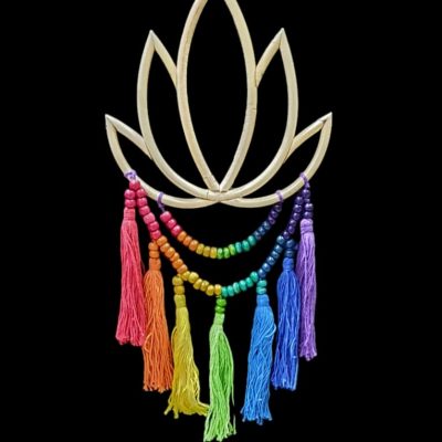 Flor de lotus madera 20cm con pompones