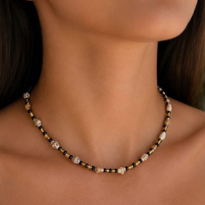 Collar mostasilla dorada concha mini