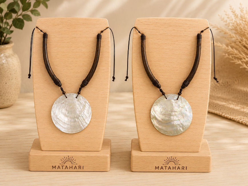 Colgante de nacar con madera Isla de Pascua